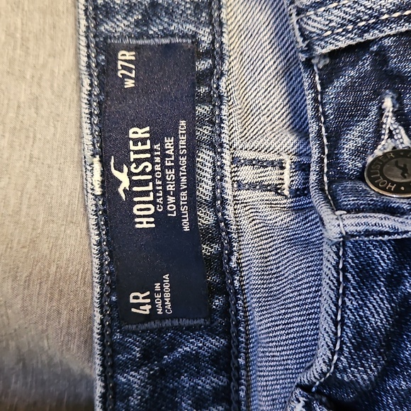 Hollister Low Risw Flare Jeans - Picture 2 of 6